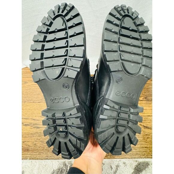 ECCO NWOB Tred Tray Black Leather Combat Boots - Picture 7 of 12